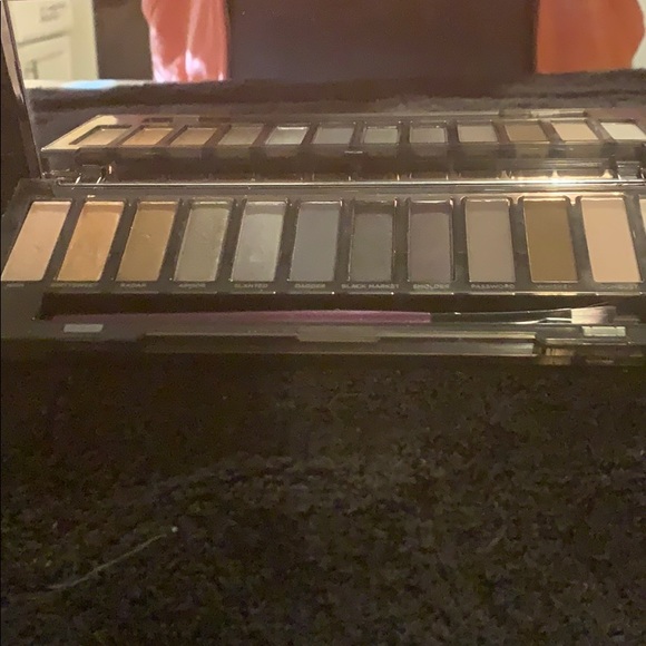 Makeup pallet - Picture 2 of 3
